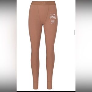 Skims Paralympic Ribbed Sleep legging